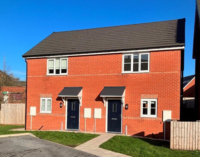 2 Bedroom Semi-Detached House To Rent In Deakins Court, Mansfield, Nottinghamshire, NG18