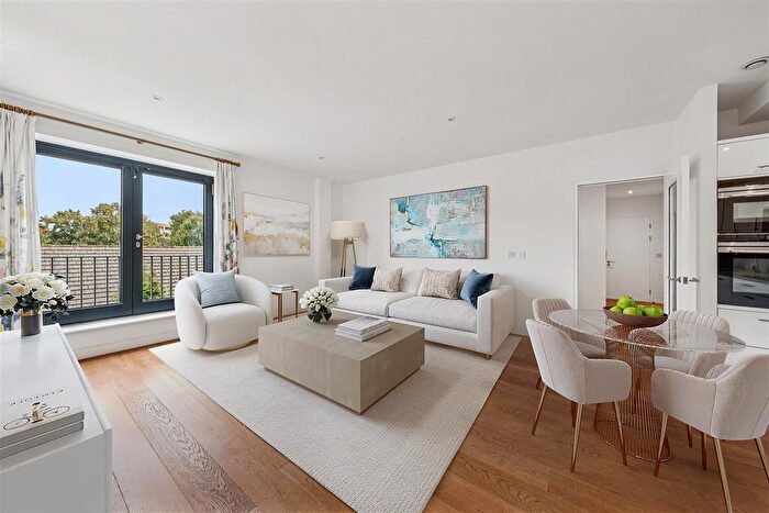 2 Bedroom Flat For Sale In Belmont Terrace, London, W4