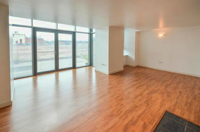 2 Bedroom Flat To Rent In Queens Road, Nottingham, NG2