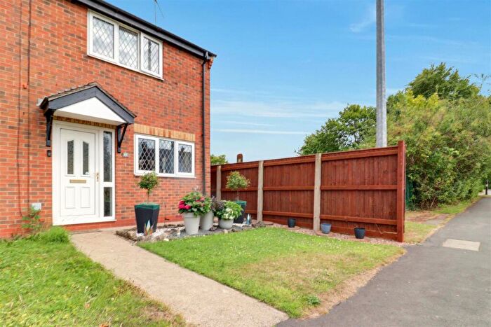 2 Bedroom End Of Terrace House For Sale In Alexander Court, North Kelsey, LN7