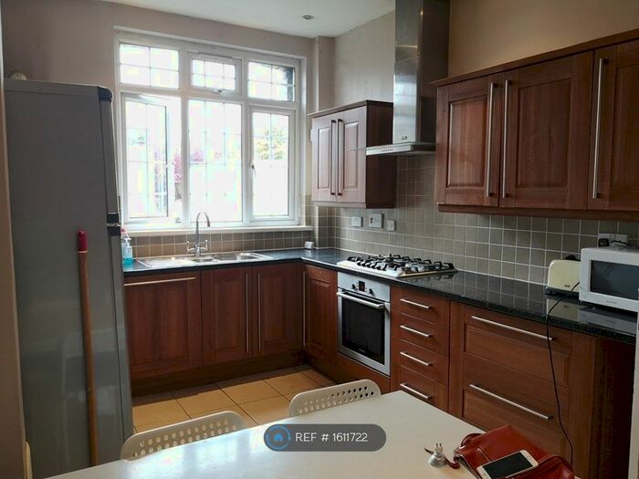 2 Bedroom Flat To Rent In Temple Fortune Mansions, London, NW11