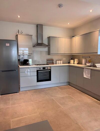 1 Bedroom Flat To Rent In Heath Road, Hounslow, TW3