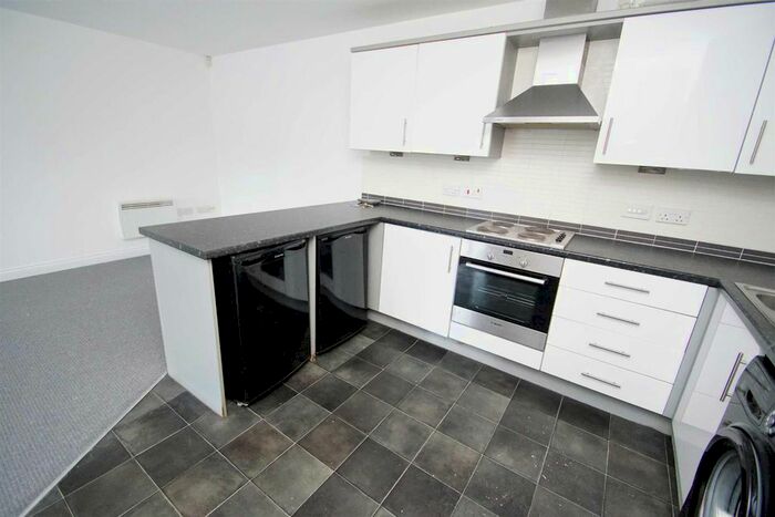 2 Bedroom Flat To Rent In Ash Court, Leeds, LS14