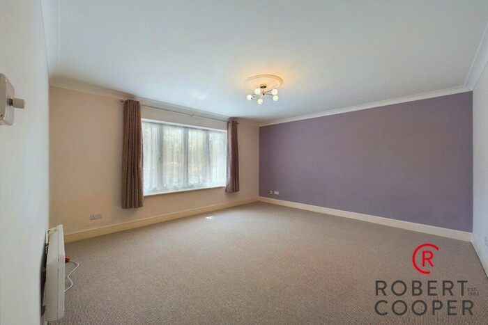 2 Bedroom Apartment For Sale In Winslow Close, Pinner, HA5