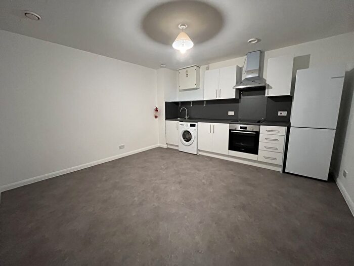 3 Bedroom Flat To Rent In St. Peters Road, Bournemouth, BH1