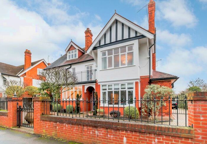 Apartment To Rent In Portmore Park Road, Weybridge, Surrey, KT13