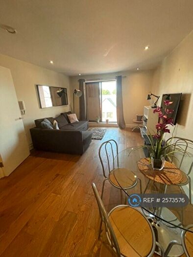 1 Bedroom Flat To Rent In The Chandlers, Leeds, LS2