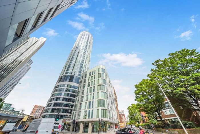 2 Bedroom Flat To Rent In Stella Elms, London, SW8