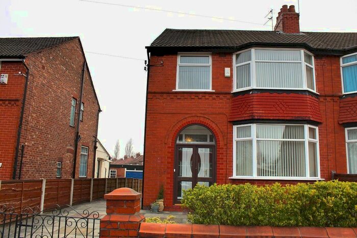 3 Bedroom Semi-Detached House To Rent In Broadstone Road, Stockport, SK4