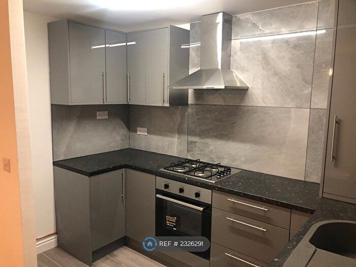 1 Bedroom Flat To Rent In Holtdale Way, Leeds, LS16