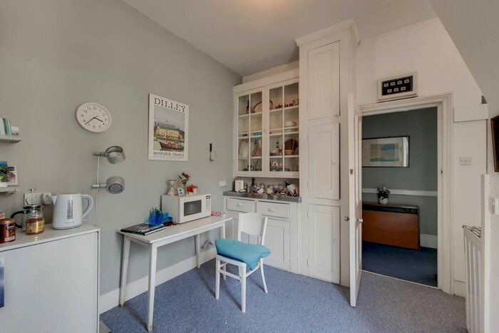 2 Bedroom Flat To Rent In Southampton Row, Bloomsbury, London, WC1B