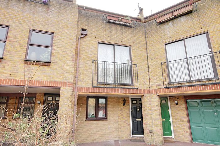 3 Bedroom Detached House For Sale In Clarence Road, Manor Park, London, E12