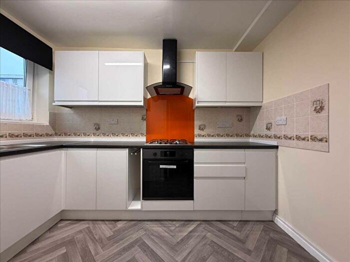 3 Bedroom Apartment To Rent In St Johns Square, Gosport, Gosport, PO12