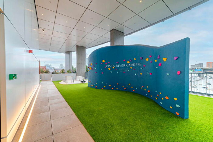 2 Bedroom Apartment To Rent In Vista River Tower, Trinity Way, Manchester, M3