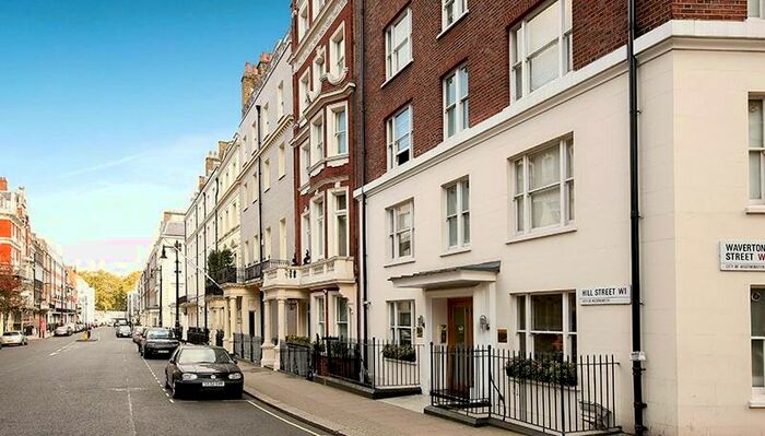 2 Bedroom Flat To Rent In Hill Street, London, W1J