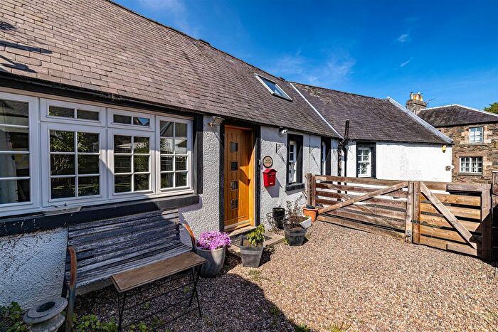 2 Bedroom Detached Bungalow For Sale In West Cottage, Darnick, Melrose, TD6