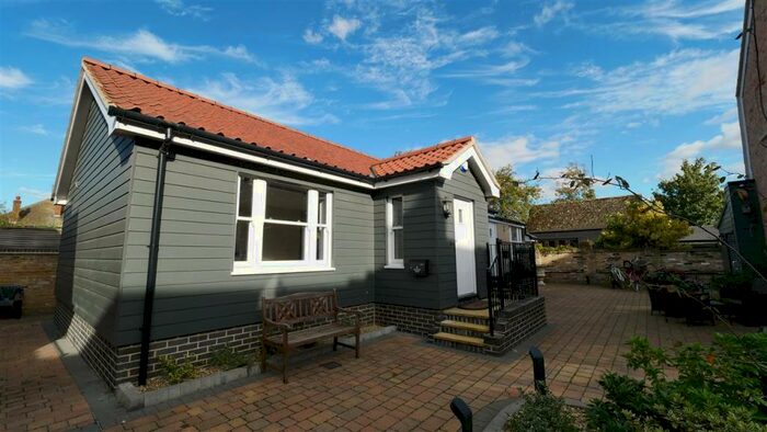 1 Bedroom Bungalow To Rent In Riverport Mews, West Street, St Ives, PE27