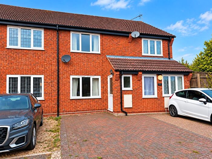 2 Bedroom Property For Sale In Buttercup Close, Ipswich, IP8