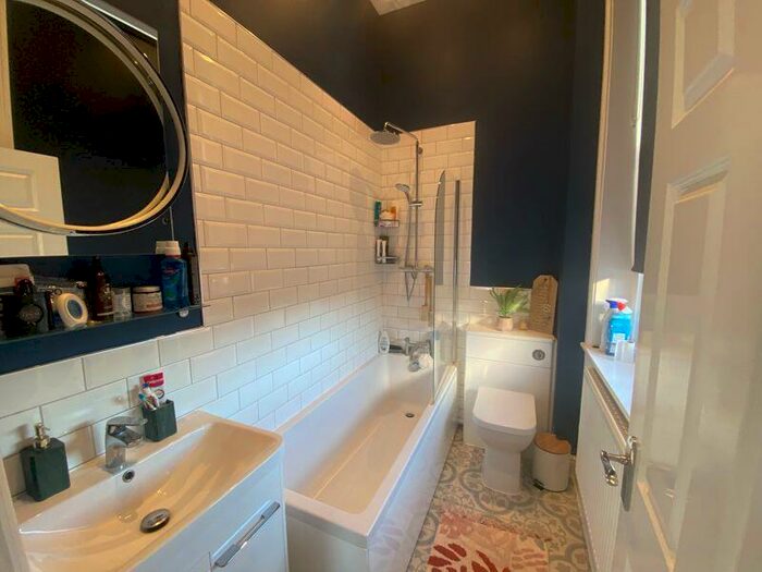 2 Bedroom Flat To Rent In Hawthorn Road, Dorchester, DT2