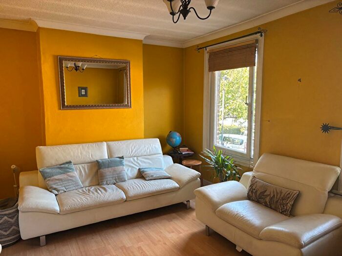 1 Bedroom Flat For Sale In Argyle Road, London, N17