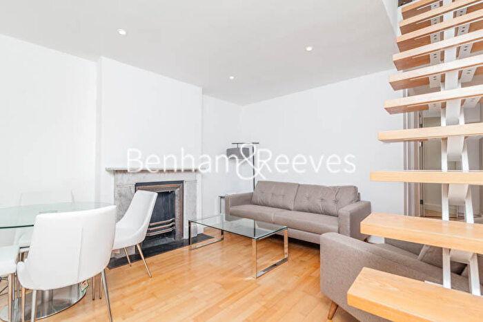 2 Bedroom Apartment To Rent In Newell Street, Canary Wharf, E14