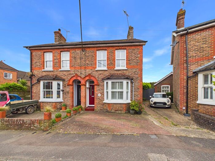 3 Bedroom House For Sale In Gower Road, Haywards Heath, RH16