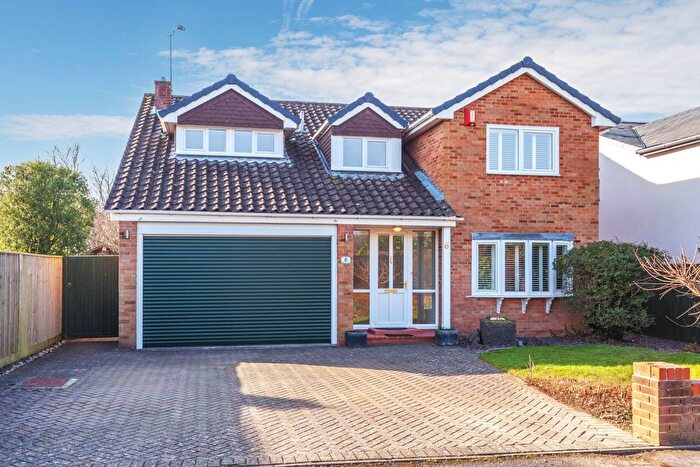 4 Bedroom Detached House For Sale In Cherwell Road, Emmer Green, RG4