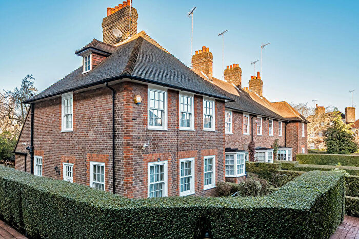 3 Bedroom Semi Detached House For Sale In Corringway, Hampstead Garden Suburb, NW11