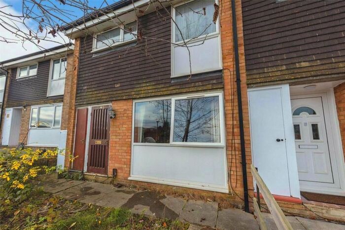 3 Bedroom Semi-Detached House To Rent In Devon Road, Luton, LU2
