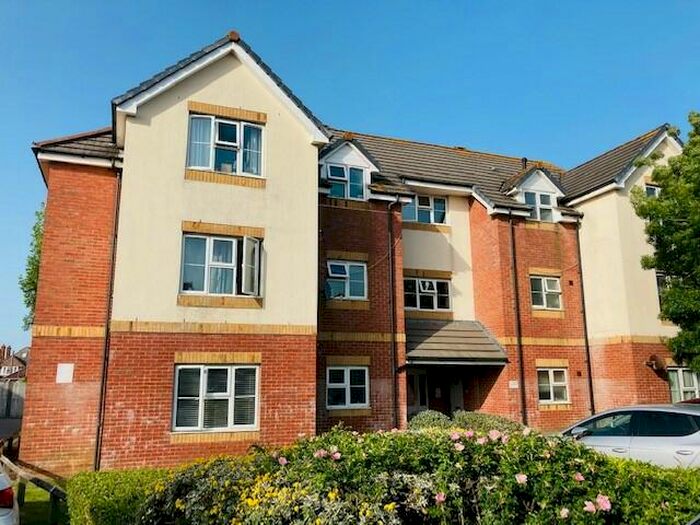 2 Bedroom Flat To Rent In Chloe Gardens, BH12