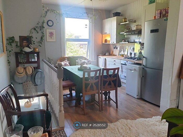 3 Bedroom Flat To Rent In Albert Road, London, N22