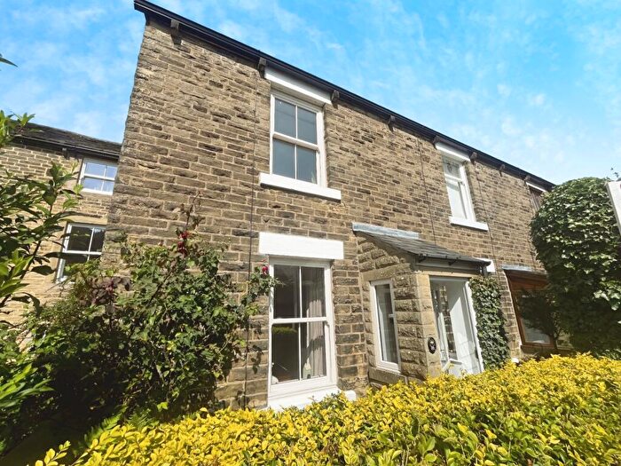 2 Bedroom End Of Terrace House For Sale In Hague Street, Glossop, Derbyshire, SK13