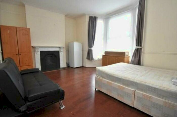1 Bedroom House Of Multiple Occupation To Rent In Hazelbank Road, London, SE6