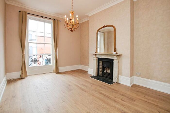 1 Bedroom Flat To Rent In Southleigh Road- Clifton, BS8