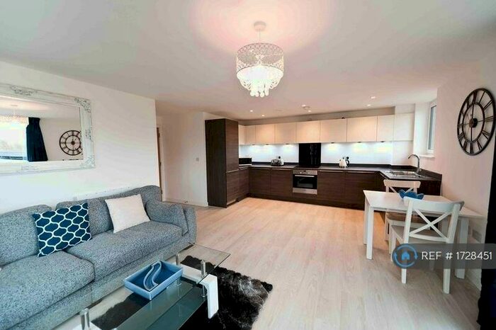 2 Bedroom Flat To Rent In Haskell House, Milton Keynes, MK10