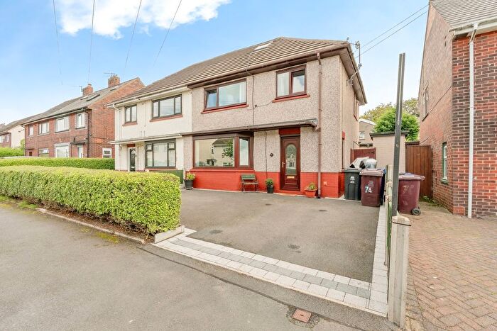 3 Bedroom Semi Detached House For Sale In Leamington Avenue, Burnley, Lancashire, BB10