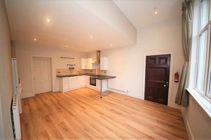 1 Bedroom Flat To Rent In The Drive, Roundhay, Leeds, West Yorkshire, LS8
