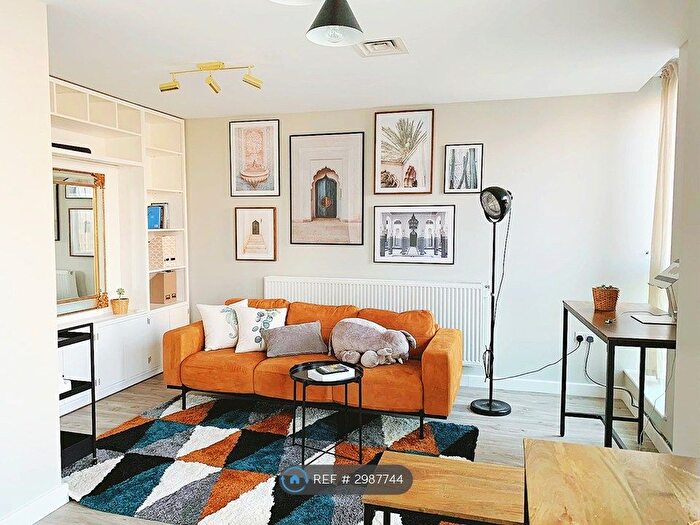 2 Bedroom Flat To Rent In Fable Apartments, London, EC1V
