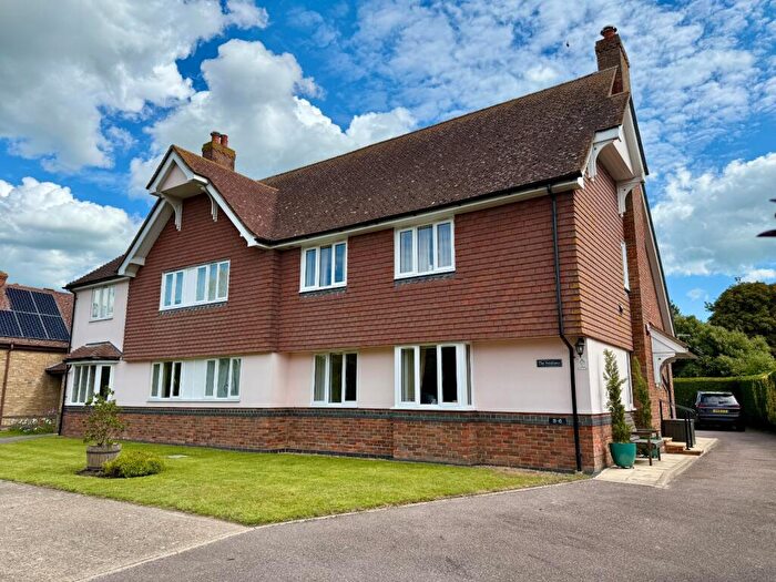 2 Bedroom Apartment For Sale In Manwood Road, Sandwich, Kent, CT13