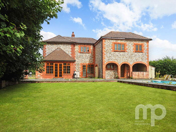 5 Bedroom Detached House For Sale In Snetterton North End, Snetterton, Norwich, NR16