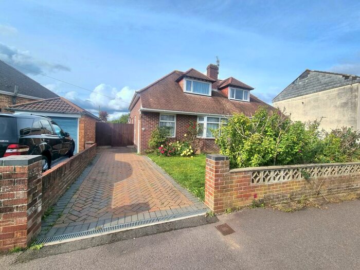 3 Bedroom Bungalow To Rent In Mill Road, Fareham, PO16