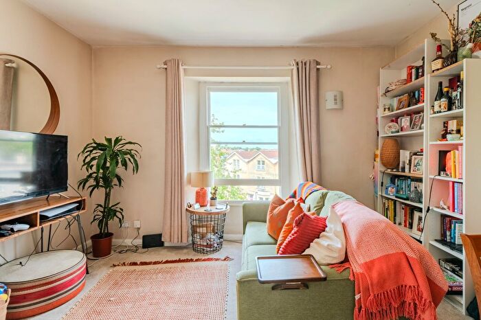 2 Bedroom Flat For Sale In Redland Road, Cotham, BS6