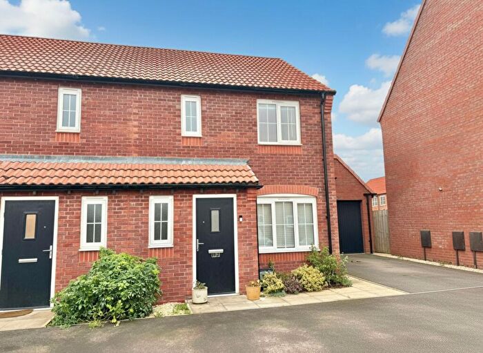 3 Bedroom Semi-Detached House To Rent In Caesar Drive, Nuneaton, CV11