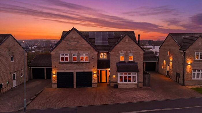 5 Bedroom Detached House For Sale In Moorbank Drive, Shelf, Halifax, HX3