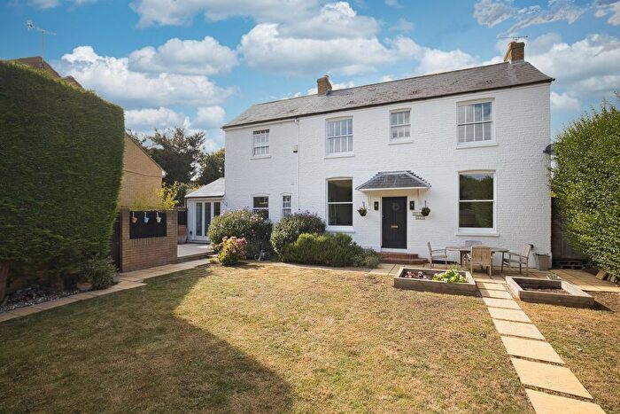 3 Bedroom Detached House For Sale In Livingstone Road, Broadstairs, Kent, CT10