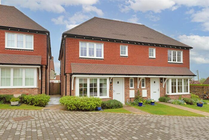 3 Bedroom Semi-Detached House For Sale In Willow Wents, Mereworth, ME18