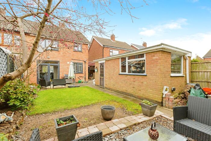 3 Bedroom Semi-detached House For Sale In Saville Road, Blaby, Leicester, LE8