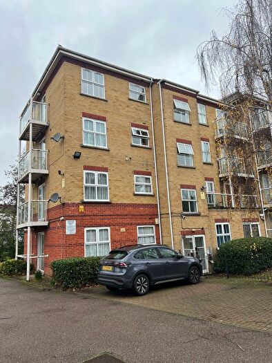 1 Bedroom Flat To Rent In Albert Road, Ilford, IG1