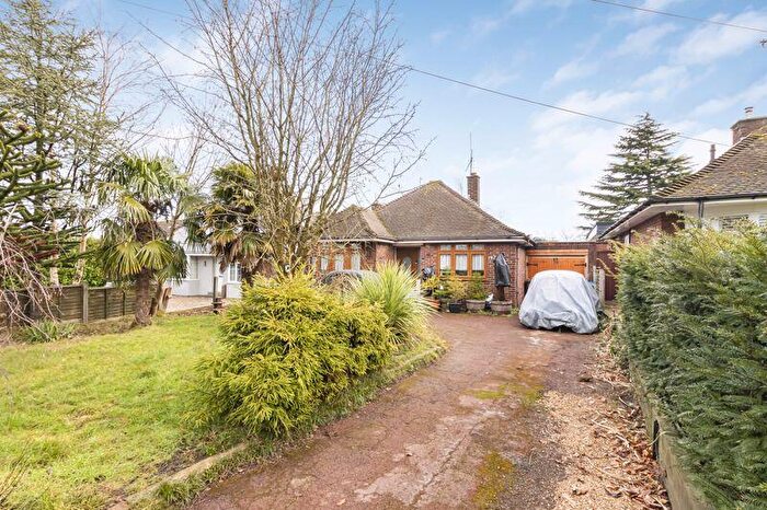 2 Bedroom Bungalow For Sale In North Cray Road, Sidcup, DA14