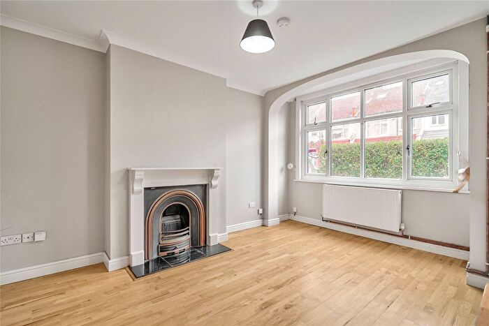 3 Bedroom Terraced House For Sale In Cromer Road, Tooting, SW17